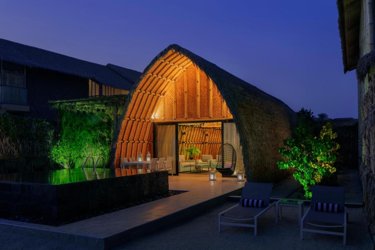 Anantara World Islands Dubai Resort Exterior photo