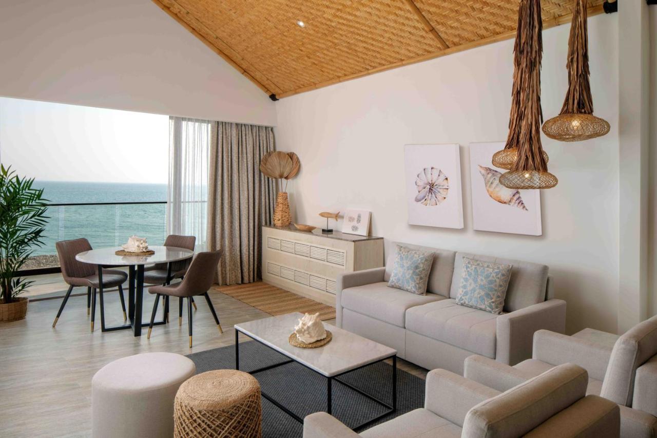 Anantara World Islands Dubai Resort Exterior photo