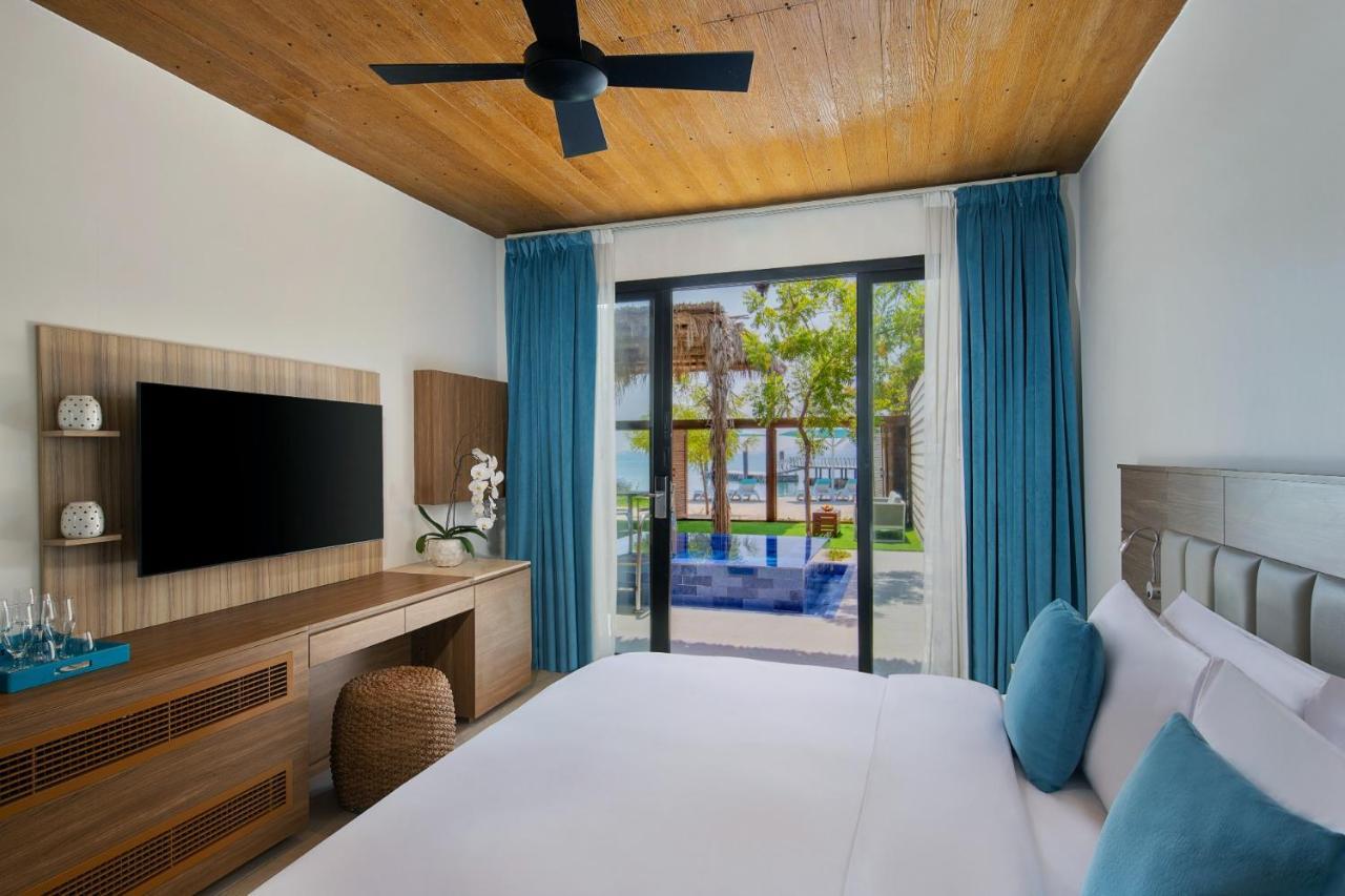 Anantara World Islands Dubai Resort Exterior photo