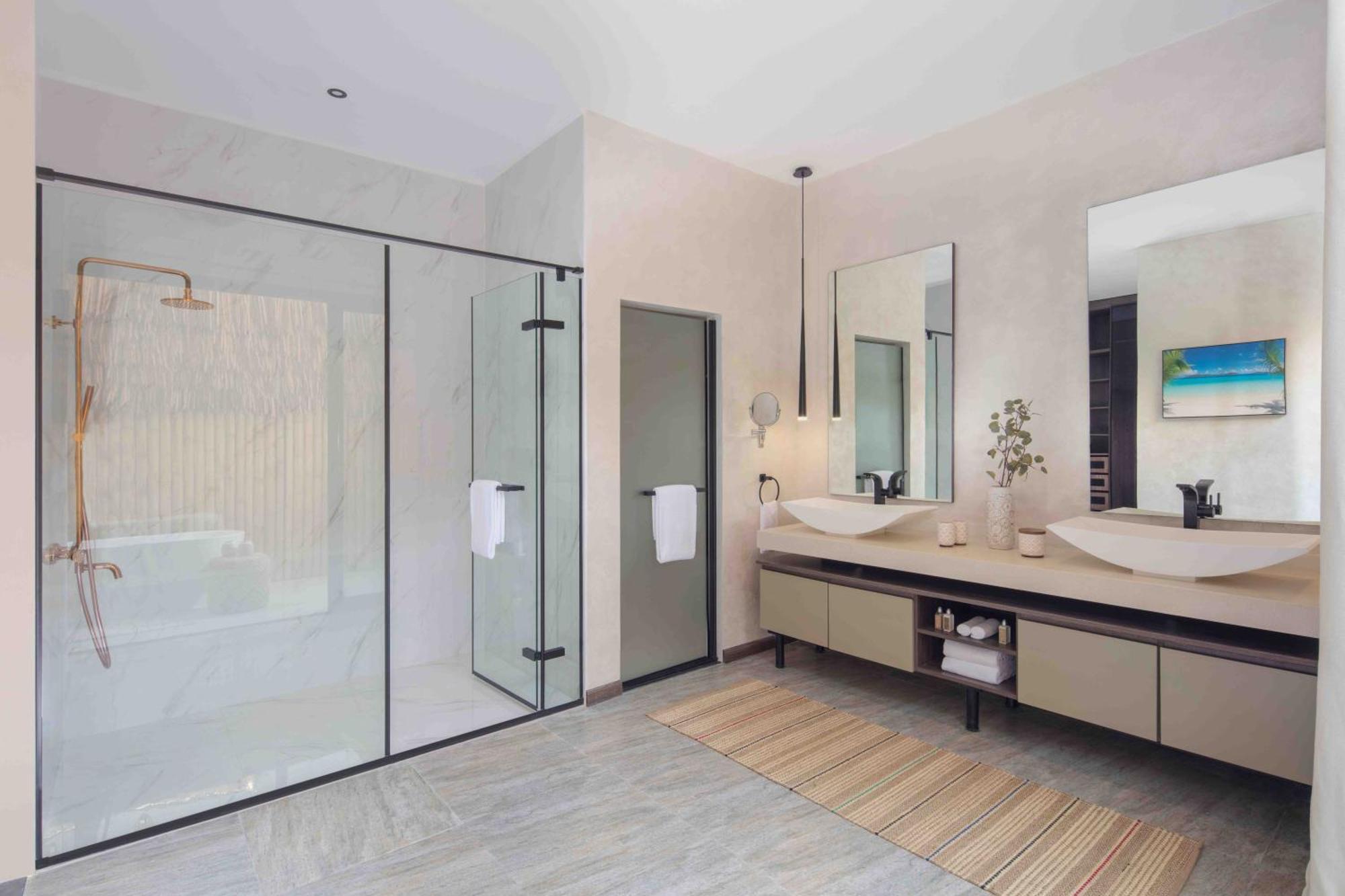 Anantara World Islands Dubai Resort Room photo